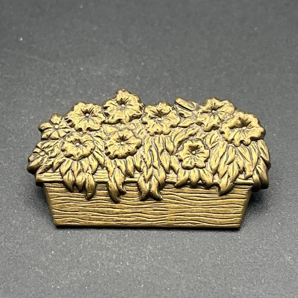 Window Planter Box‎ Flowers Bronze Tone Lapel Hat Pin